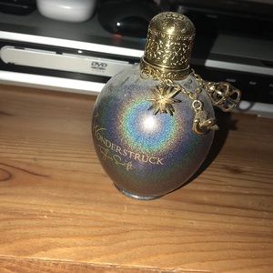 FULL bottle of taylor swifts wonderstruck